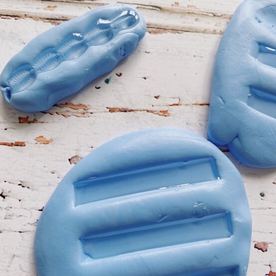 8_how-to-make-a-mould-for-resin.jpg?sw=554&q=85