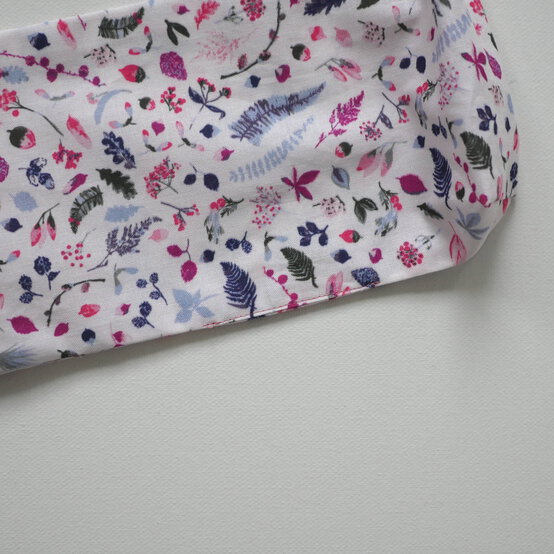 how_to_make_a_buttoned_gift_bag_step-15.jpg?sw=554&q=85