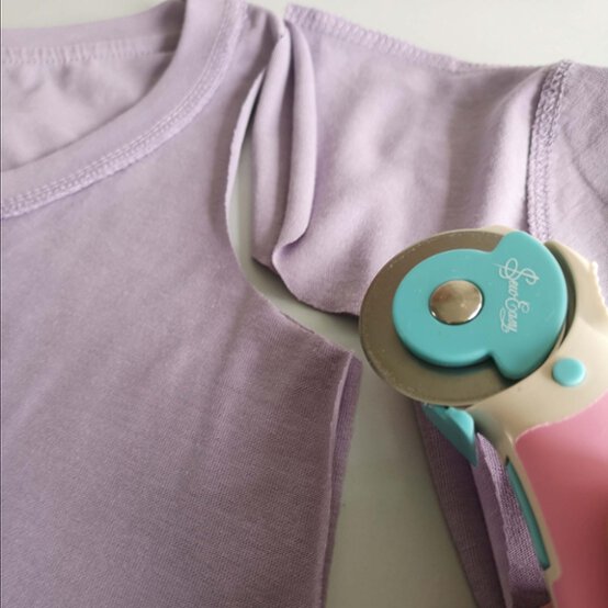 Ombre%20dyed%20children%27s%20dress_Step1_3.jpg?sw=554&q=85