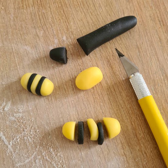 bee-doughnut-step-5.jpg?sw=554&q=85