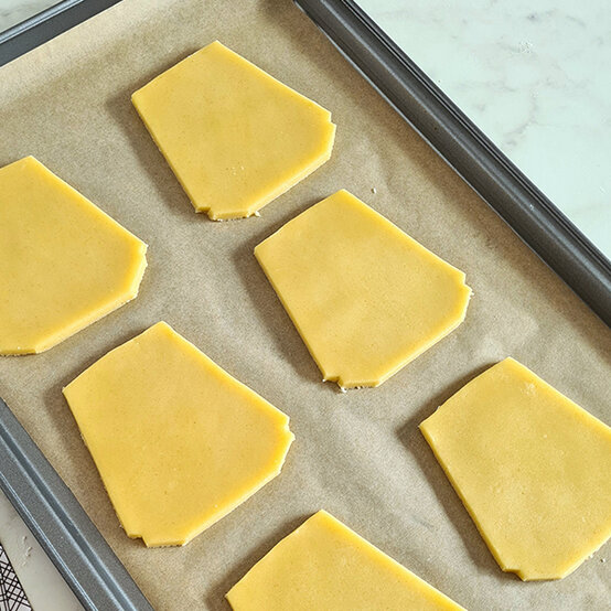 how-to-make-kilt-shortbread-biscuits_step-3b.jpg?sw=554&q=85