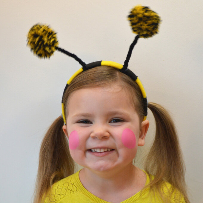 idea_world-book-day-face-painting-bee_step1.jpg?sw=680&q=85