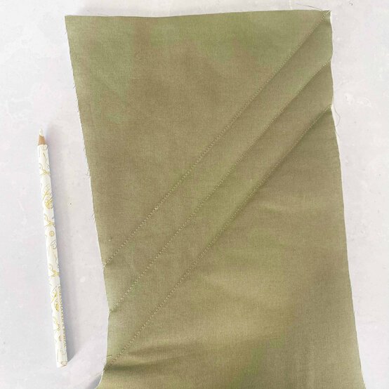 Idea_how-to-make-a-quilted-stocking_step6b.jpg?sw=554&q=85