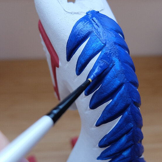 home-dec-wooden-horse-step5.jpg?sw=554&q=85