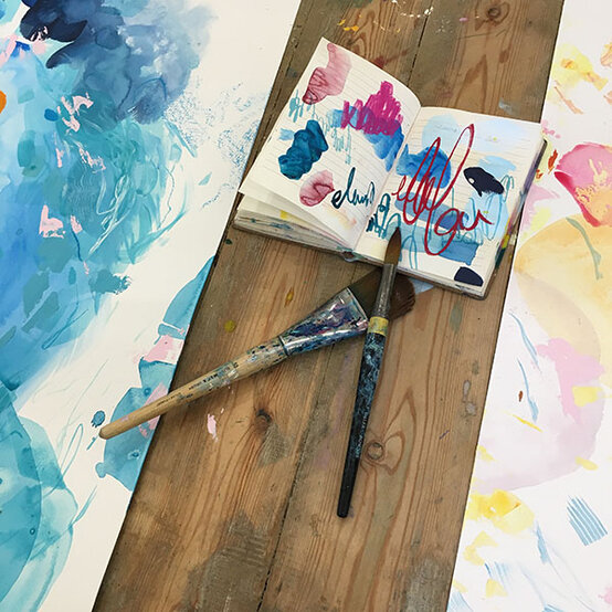 large-scale-abstract-artwork-1.jpg?sw=554&q=85