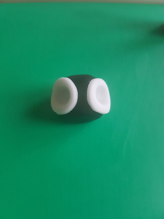 penguin-5-768x1024.jpg?sw=554&q=85