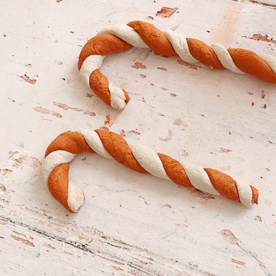 idea_clay-tree-decorations-candy_step4.jpg?sw=554&q=85