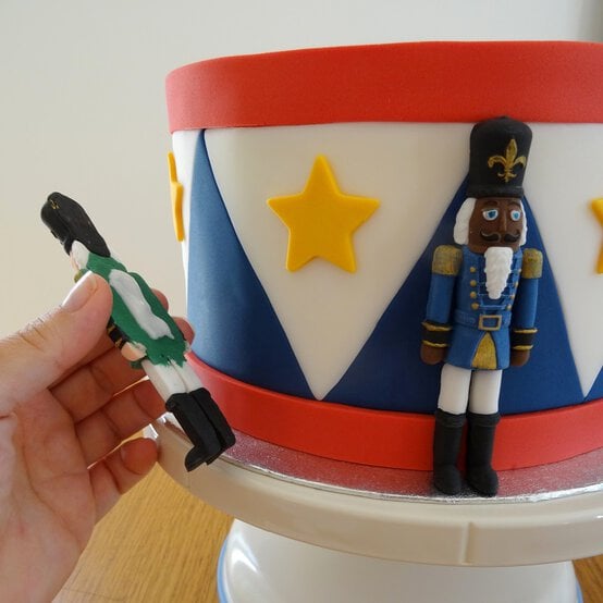 nutcracker-cake_step16.jpg?sw=554&q=85