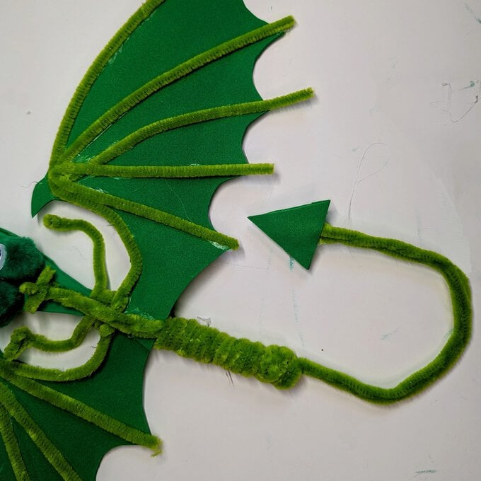 how-to-make-a-wooden-spoon-dragon-puppet_step-15b.jpg?sw=680&q=85