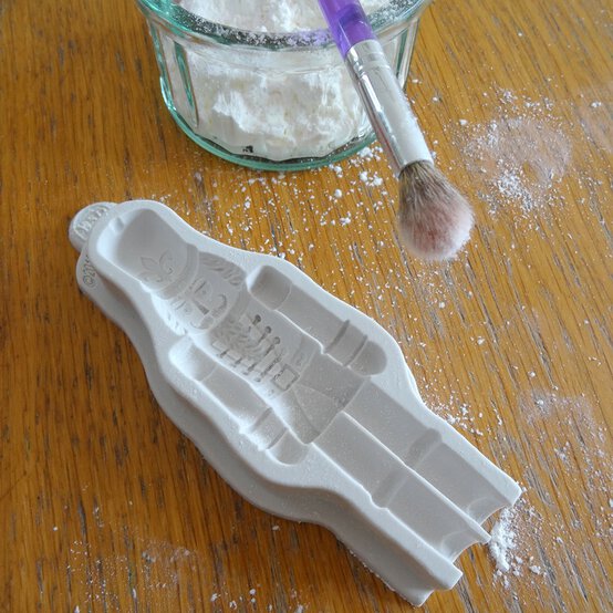 nutcracker-cake_step4.jpg?sw=554&q=85