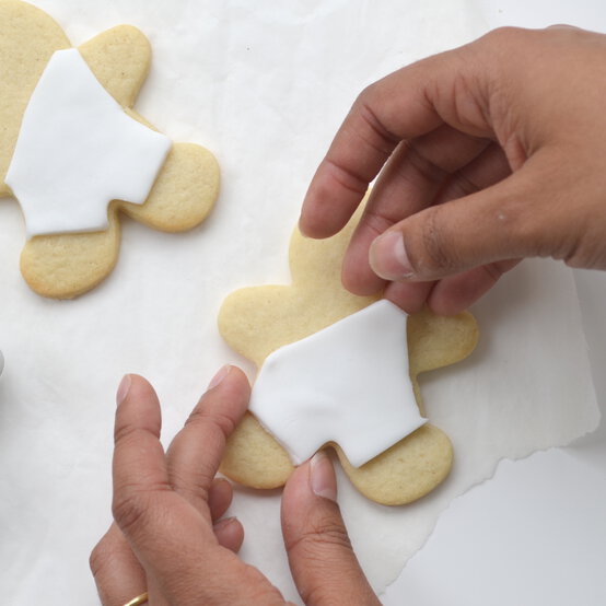 eid_biscuits_16.jpg?sw=554&q=85