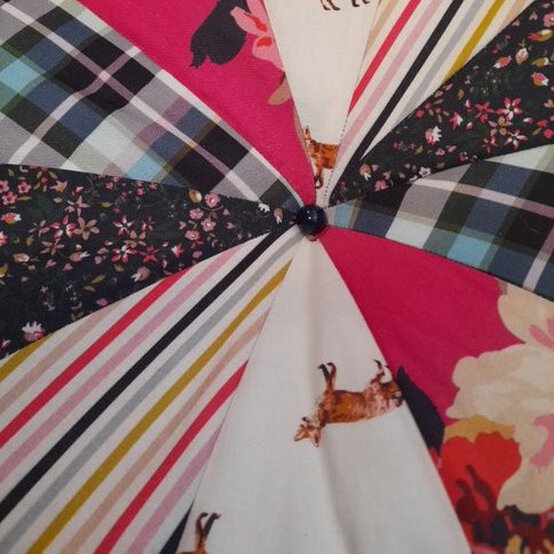 how_to_make_a_flower_floor_cushion_11b.jpg?sw=554&q=85