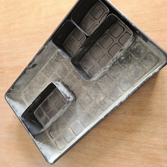 how-to-make-a-number-cake-1.jpg?sw=554&q=85