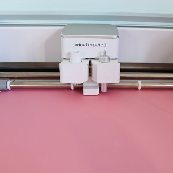 cricut_thank-you-teacher_frame_wall-art_step-2.jpg?sw=554&q=85