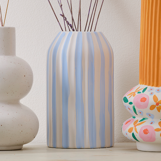 idea%5Fways%2Dto%2Ddecorate%2Da%2Dvase%5Fstripe.png?sw=554&q=85