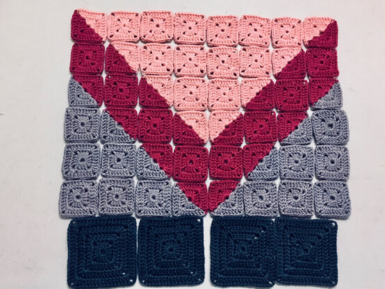 valeria-granny-square-handbag6.jpg?sw=554&q=85