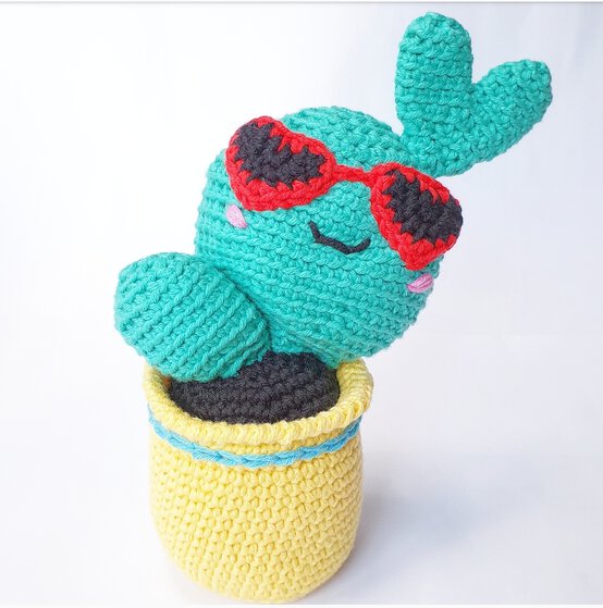 how_to_make_amigurumi_cactus_characters_7.jpg?sw=554&q=85