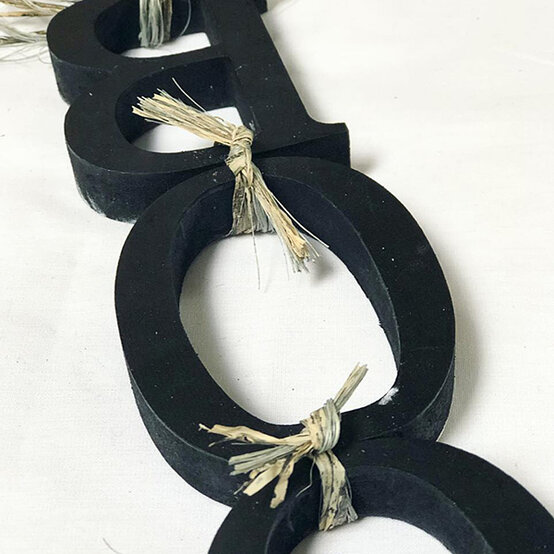 halloween-boo-wall-hanging-6.jpg?sw=554&q=85