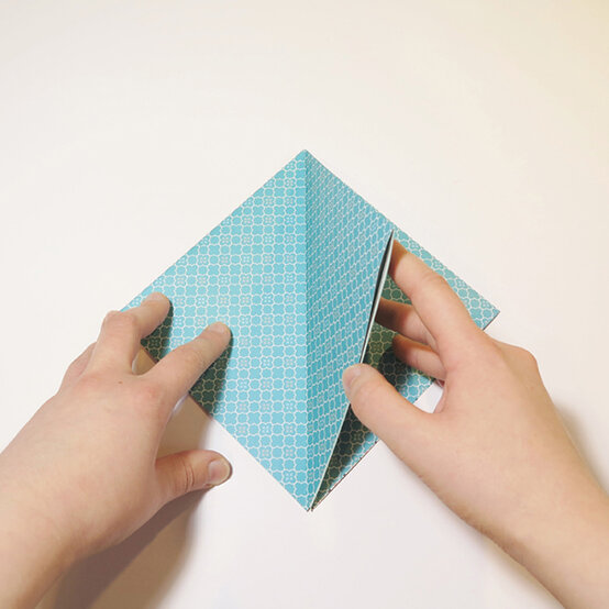 origami-christmas-tree-6a.jpg?sw=554&q=85