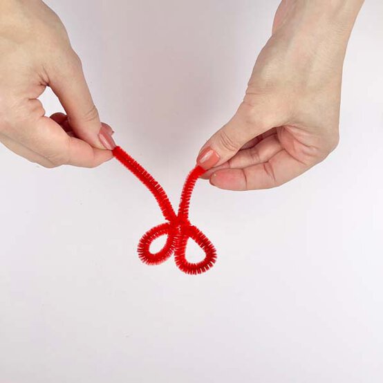 ideas%5Fpipe%2Dcleaner%2Dchristmas%2Dcrafts%5Ftree%5Fstep%2D8.jpg?sw=554&q=85
