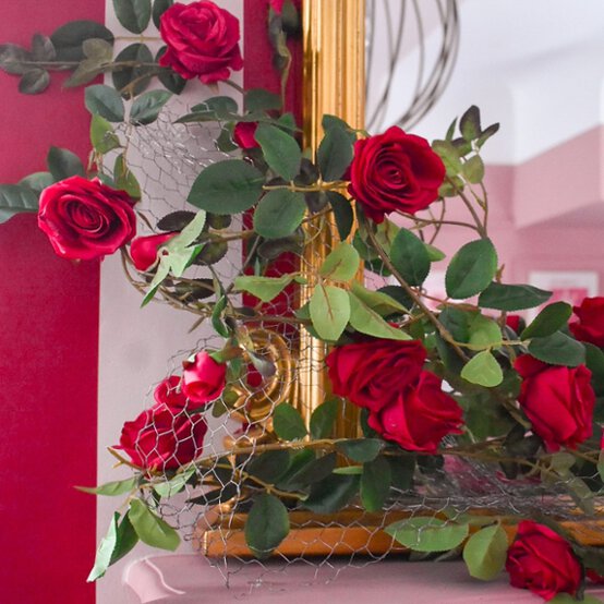How-to-Decorate-Your-Home-for-Valentines-Day_Step3a.JPG?sw=554&q=85