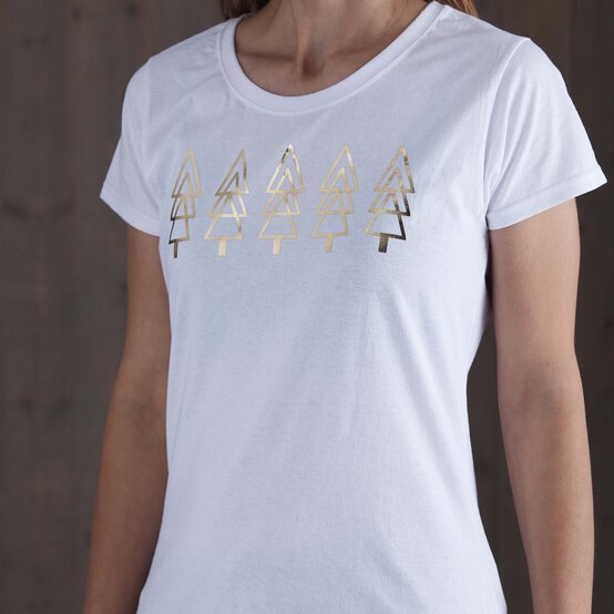 cricut-christmas-tshirt-resized.jpg?sw=554&q=85