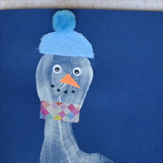 ideas%5Fhow%2Dto%2Dmake%2Dhand%2Dand%2Dfootprint%2Dchristmas%2Dcards%5Fsnowman%5F11.jpg?sw=554&q=85