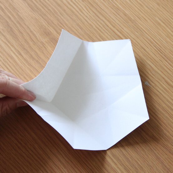 Origami-Star-Garland_Step5.jpg?sw=554&q=85