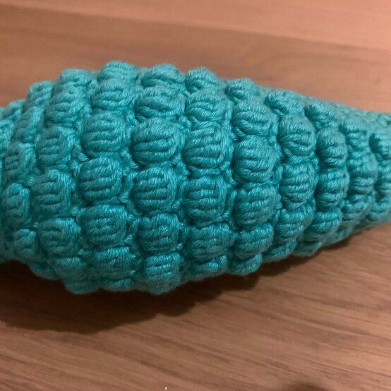 Idea_how-to-crochet-amigurumi-safari-animals_crocodile_step1d.jpg?sw=554&q=85