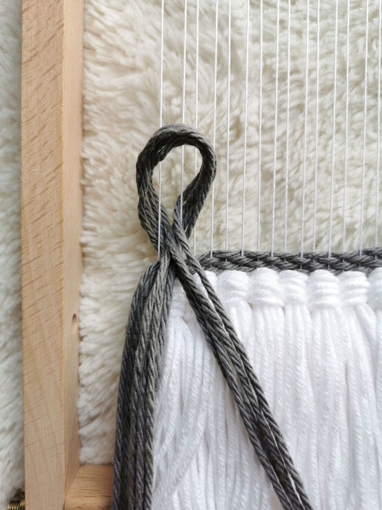 christmassceneweaving_step-10_2.jpg?sw=554&q=85