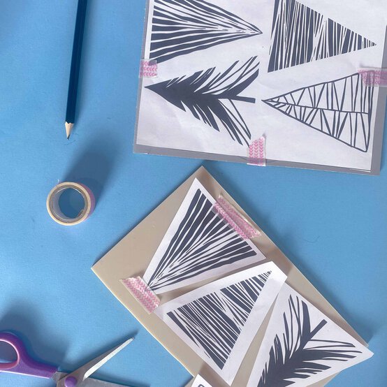 Idea_how-to-make-lino-print-gift-wrap_step2d.jpg?sw=554&q=85