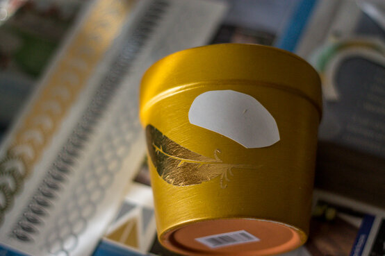 applying-tattoo-1.jpg?sw=554&q=85