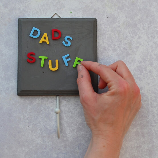 4_father_days_gifts_using_wooden_blanks_wall_hook_3.jpg?sw=554&q=85