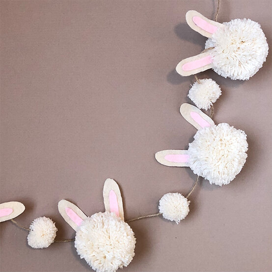 pom-pom-bunny-garland_step4.jpg?sw=554&q=85