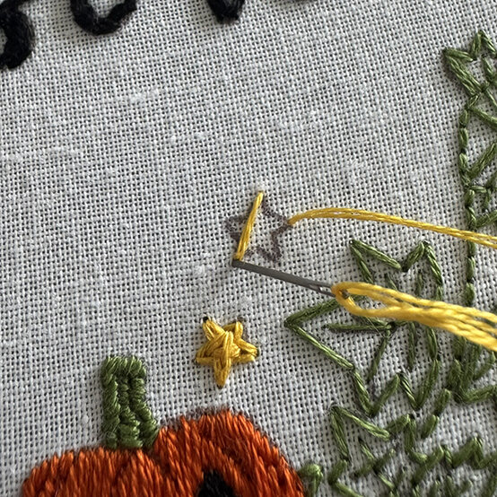 ideas%5Fhalloween%2Dembroidery%2Dhoop%5Fstar%2Dstitch%2D1.jpg?sw=554&q=85
