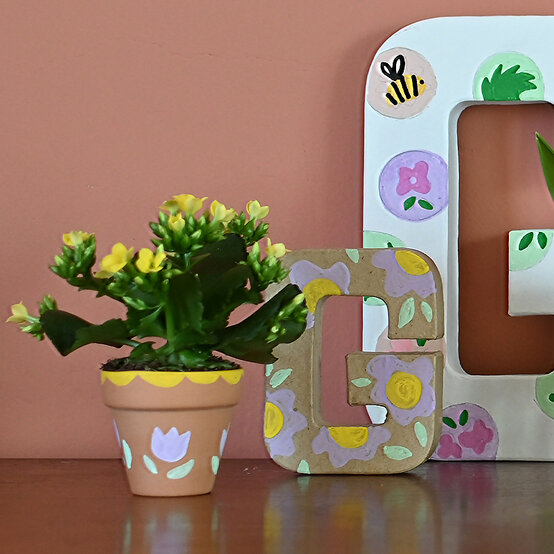 how-to-use-paint-markers_terracotta.jpg?sw=554&q=85