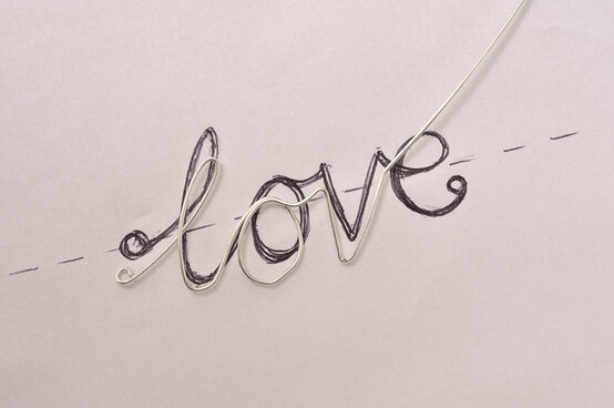 jewellery_writing_making_3.jpg?sw=554&q=85