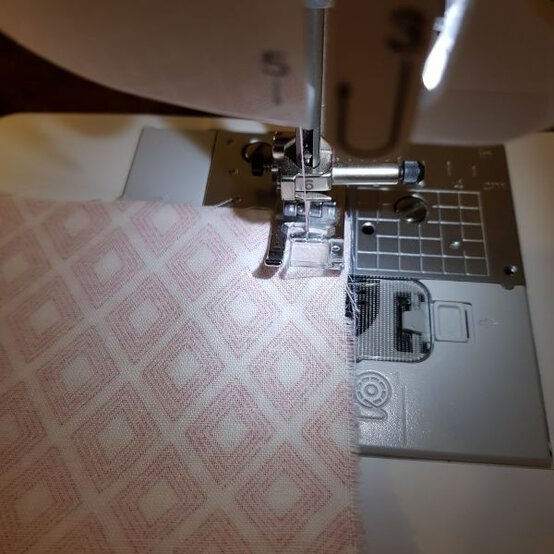 fabric_drawstring_bags_sewing_step_4.jpg?sw=554&q=85