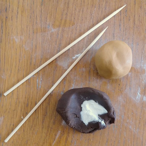 nutcracker-cake_step1.jpg?sw=554&q=85