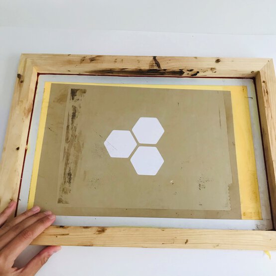 screen-printing-step-3_2.jpg?sw=554&q=85