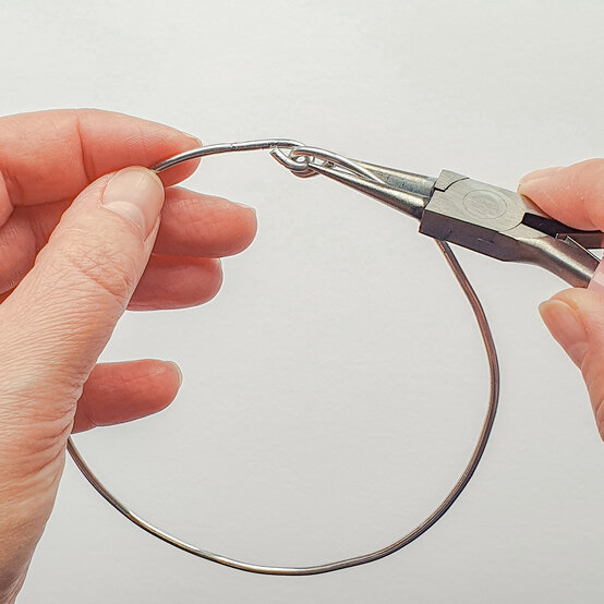 how-to-make-a-macrame-lantern-garland-step-1.jpg?sw=554&q=85