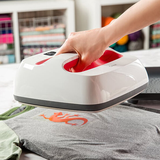 idea_get-started-in-cricut-accessories_easypress.jpg?sw=554&q=85