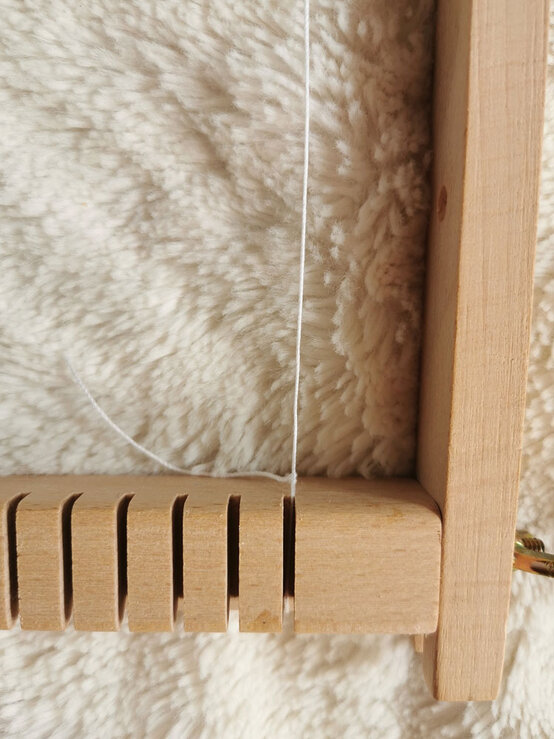 christmassceneweaving_step1.jpg?sw=554&q=85