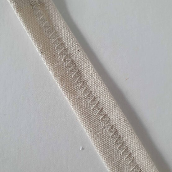 Idea_how-to-make-an-embroidered-stocking_step5e.jpg?sw=554&q=85