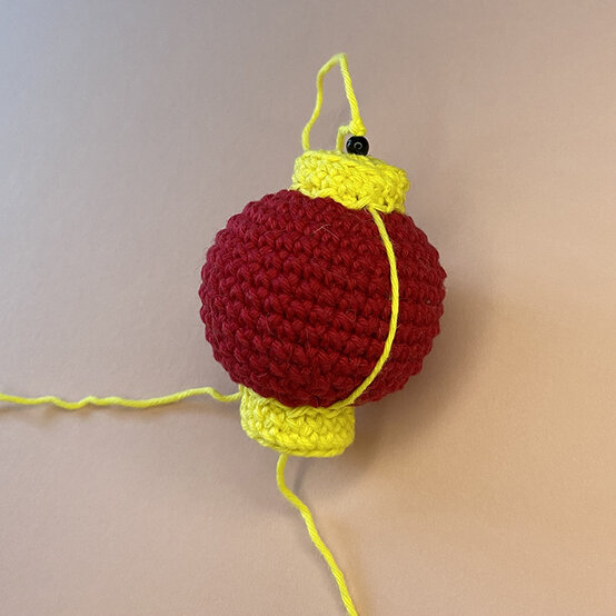 Idea_how-to-crochet-an-amigurumi-rabbit_Lantern_2.jpg?sw=554&q=85