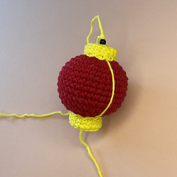 Idea_how-to-crochet-an-amigurumi-rabbit_Lantern_2.jpg?sw=680&q=85