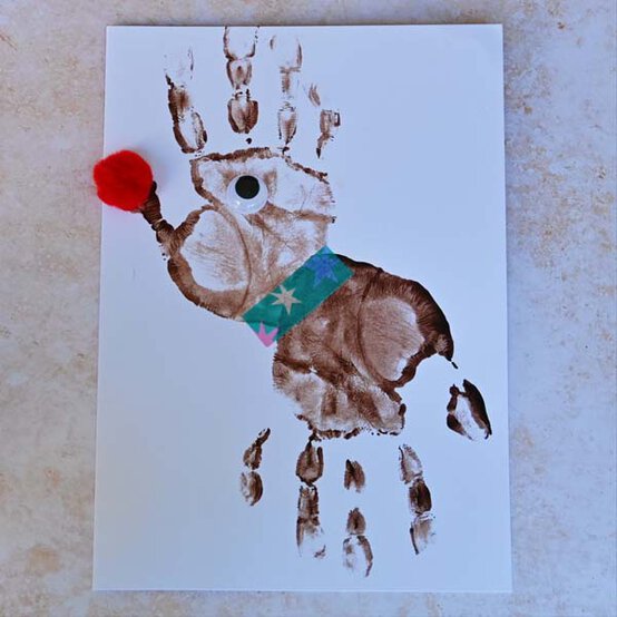 ideas%5Fhow%2Dto%2Dmake%2Dhand%2Dand%2Dfootprint%2Dchristmas%2Dcards%5Freindeer%5F6.jpg?sw=554&q=85