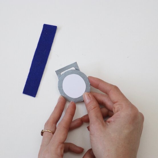 how_to_make_a_doctor_pearl_costume_step4-square.jpg?sw=554&q=85