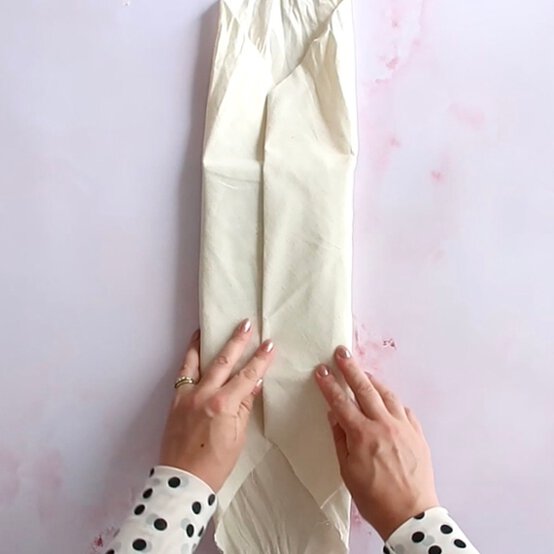 How_to_Gift_Wrap_with_your_yarn_scraps_Furoshiki%203.jpeg?sw=554&q=85