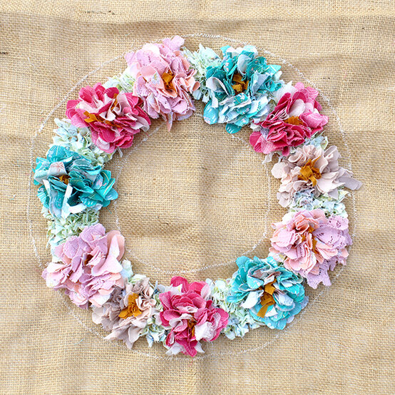 how_to_make_rag_rug_wreath14.jpg?sw=554&q=85